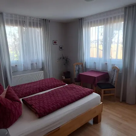 Haus Buehrer Гостевой дом 4*