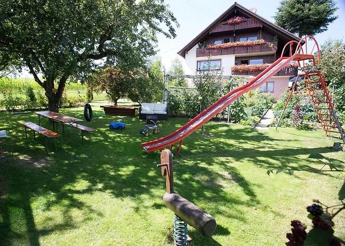 게스트하우스 Haus Buehrer 4*